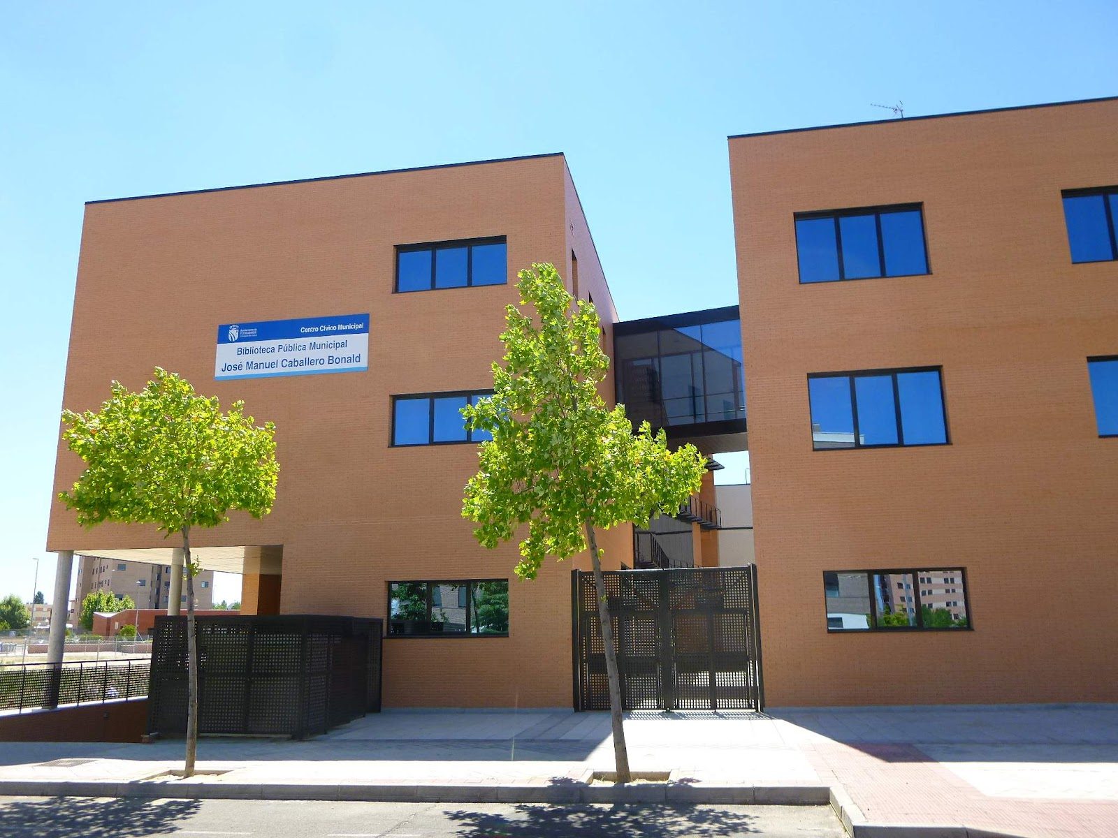 Biblioteca José Manuel Caballero Bonald (Fuenlabrada)