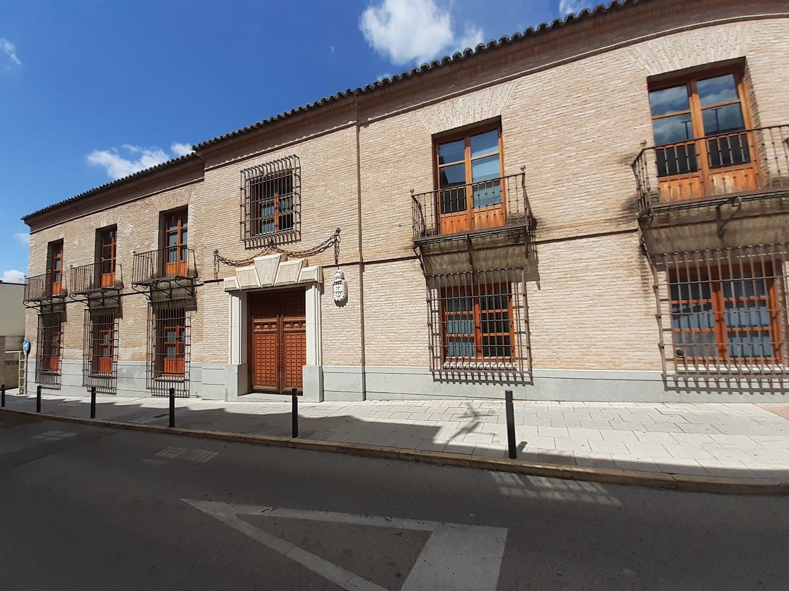 Biblioteca Casa de la Cadena (Pinto)