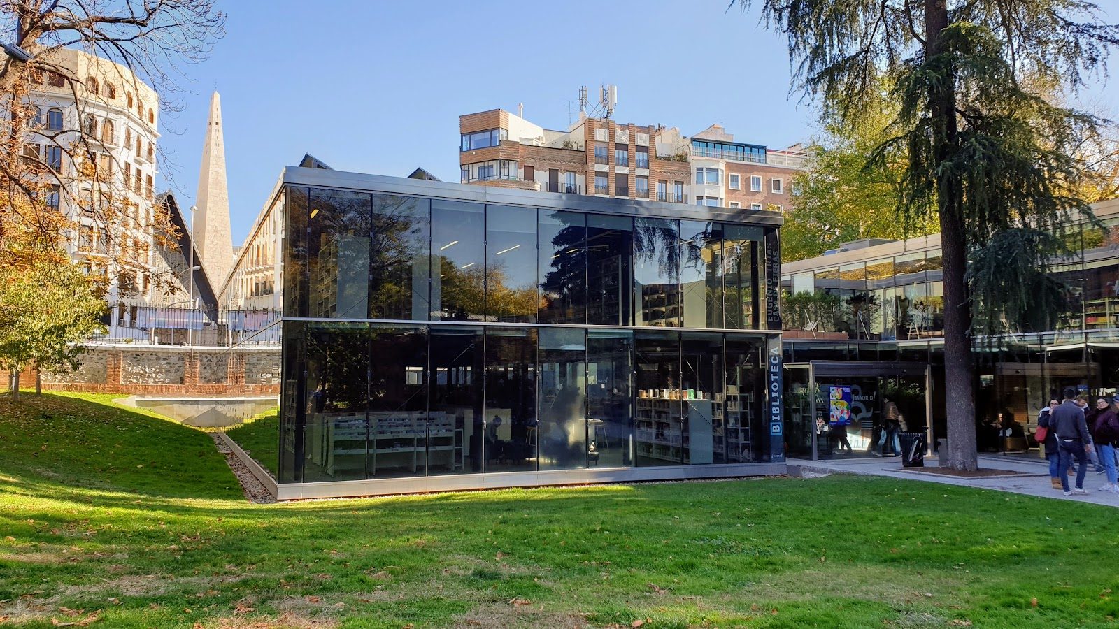 Biblioteca Municipal Eugenio Trías