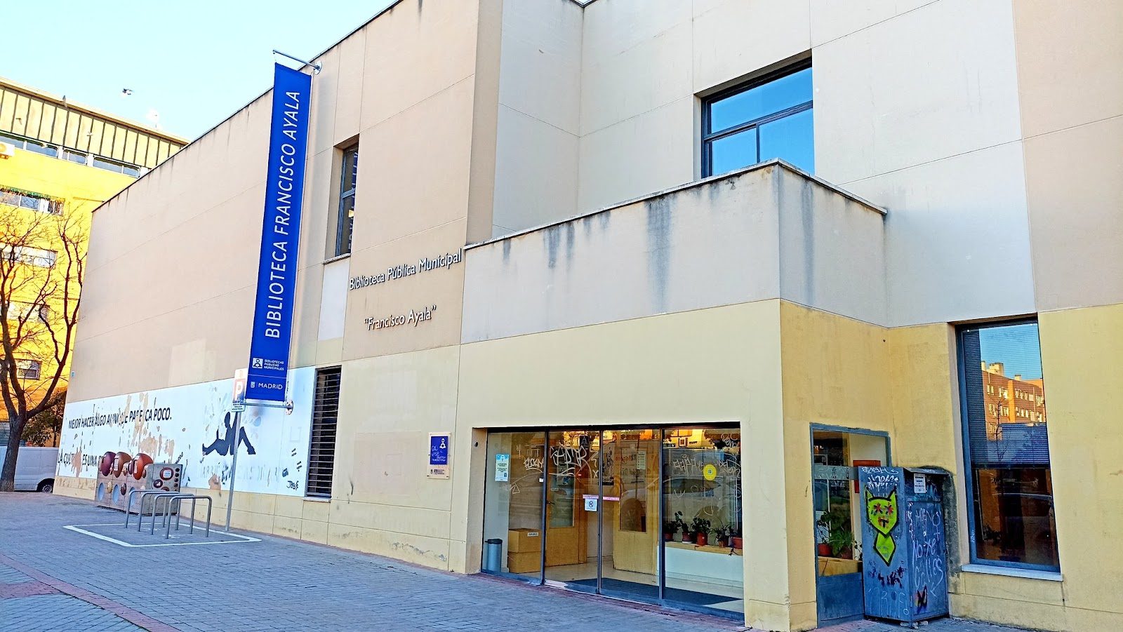 Biblioteca Municipal Francisco Ayala