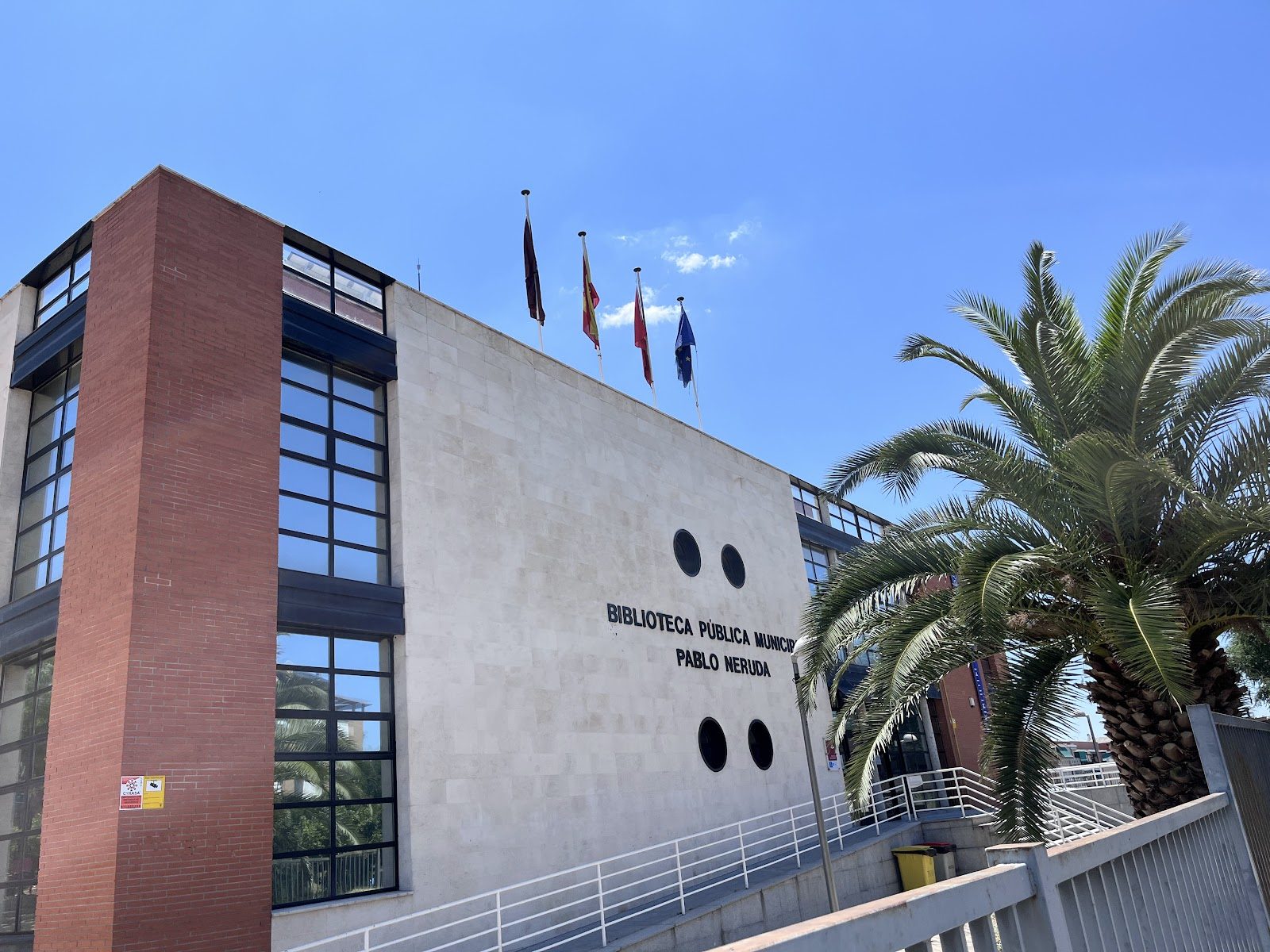 Biblioteca Municipal Pablo Neruda