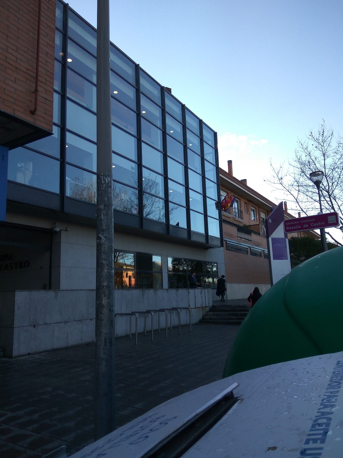 Biblioteca Rosalía de Castro (Pozuelo)