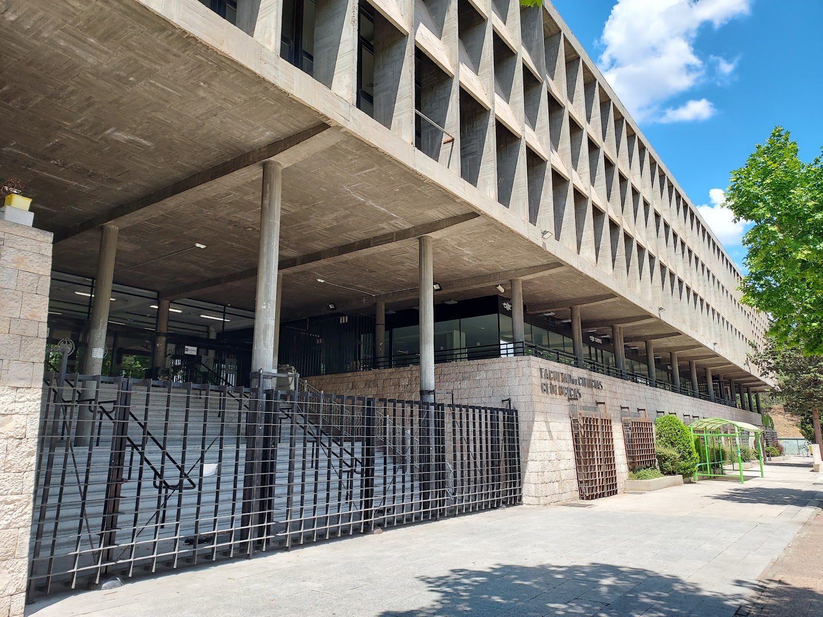Biblioteca UCM – Ciencias Geológicas